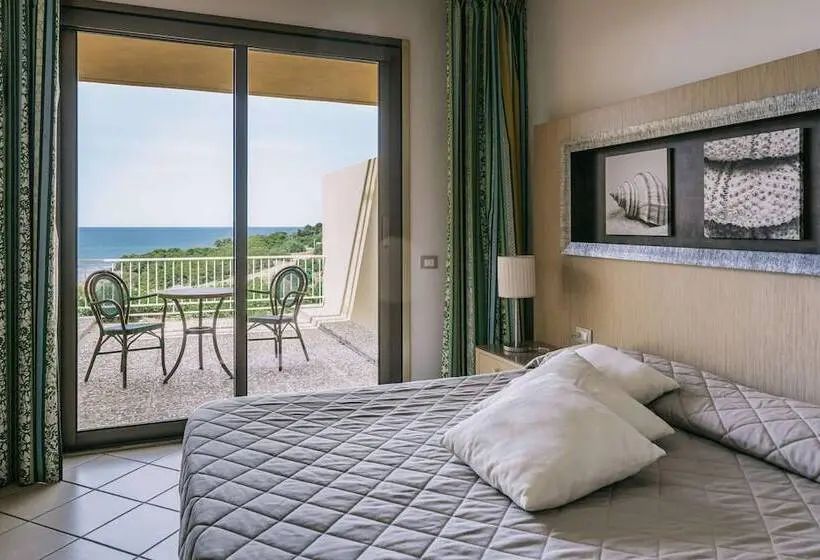 هتل Mclub Cala Regina