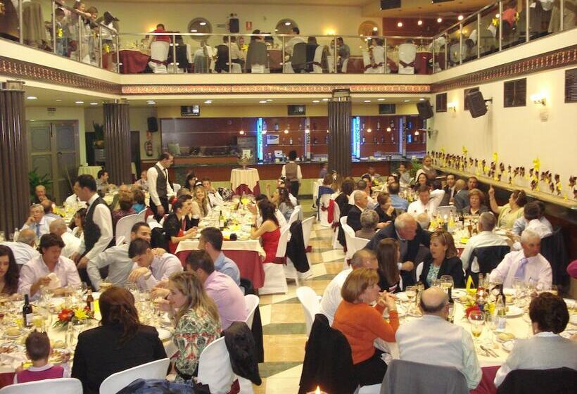 乡村酒店  Cortijo De Tajar