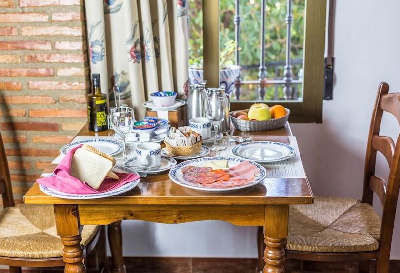 乡村酒店  Cortijo De Tajar