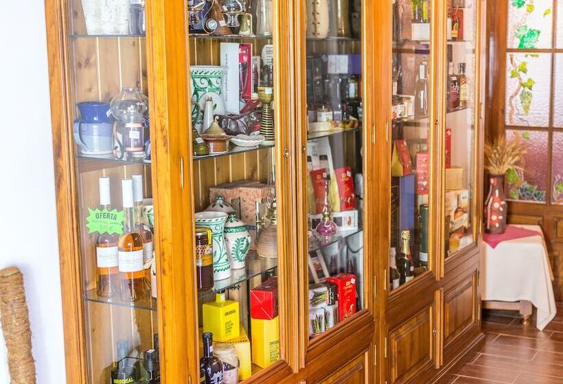 乡村酒店  Cortijo De Tajar