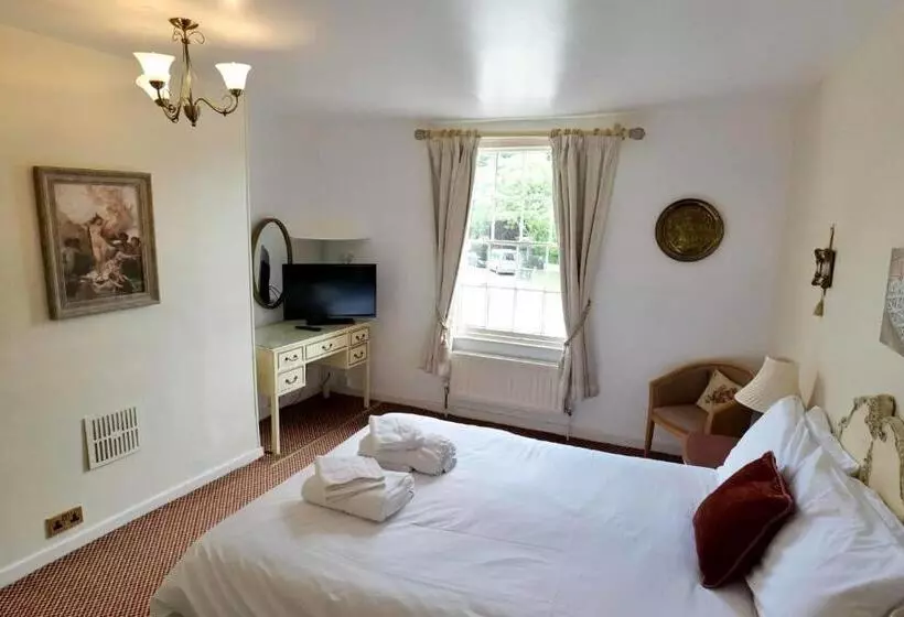 Отель The Mary Arden Inn