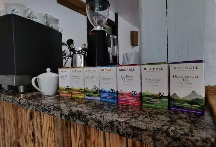 Отель The Mary Arden Inn