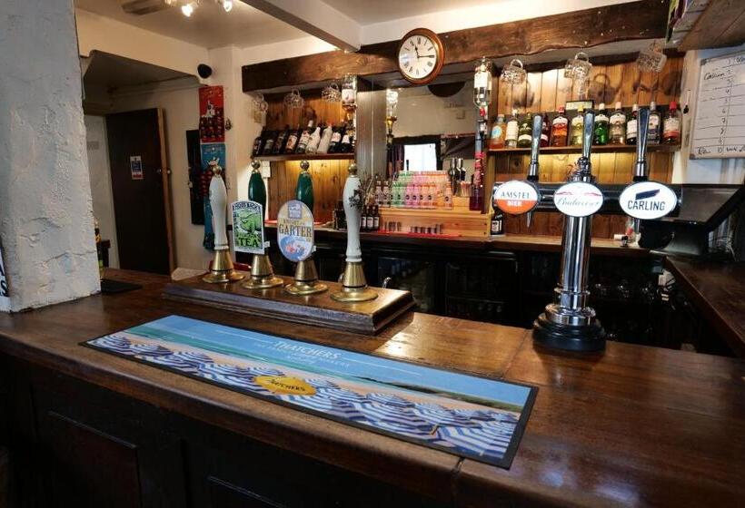 فندق The Mary Arden Inn