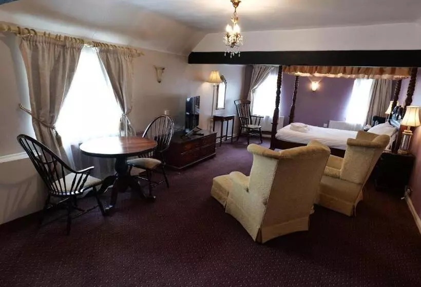 Отель The Mary Arden Inn