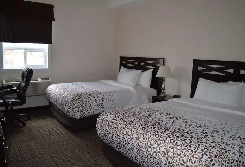 Auberge Macdonald Guest Inn