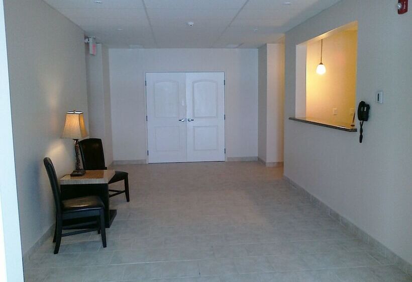 ユースホステル Auberge Macdonald Guest Inn