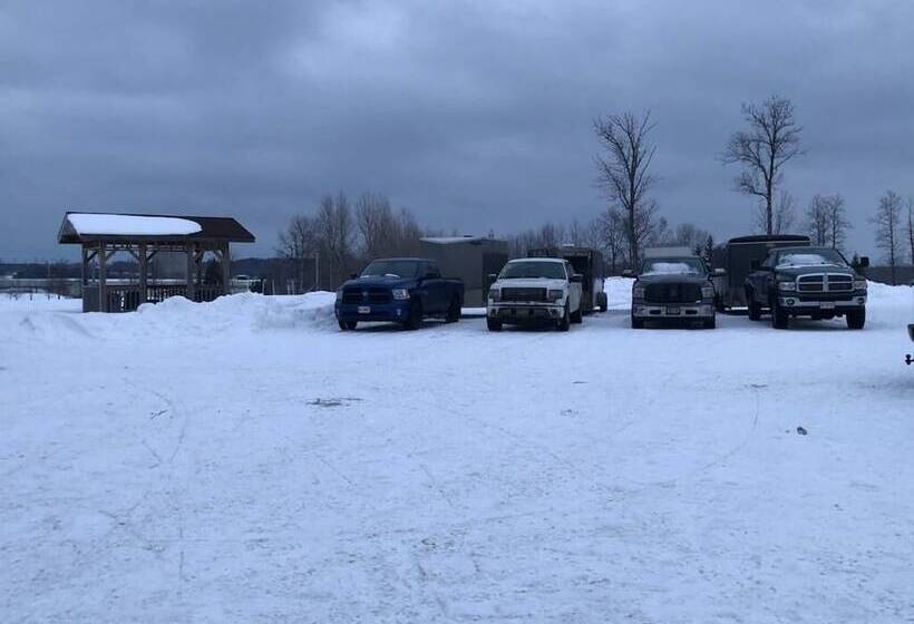 ユースホステル Auberge Macdonald Guest Inn