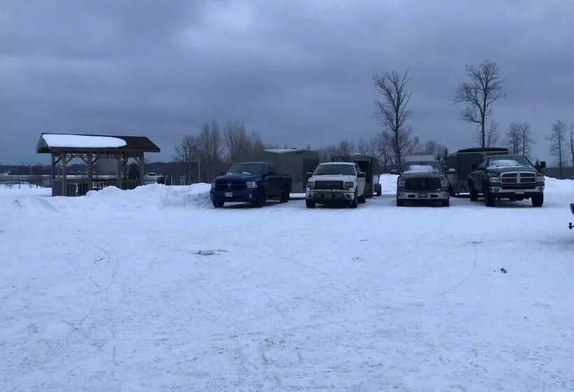 Auberge Macdonald Guest Inn