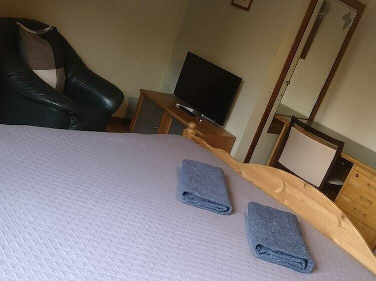 צימר Stop At The Cross