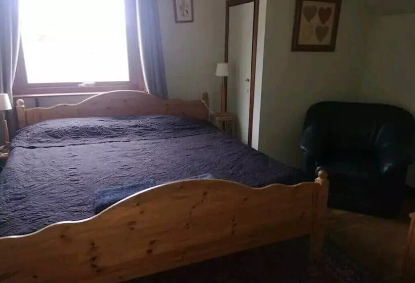 Bed and Breakfast Stop At The Cross