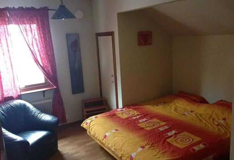 Bed and Breakfast Stop At The Cross