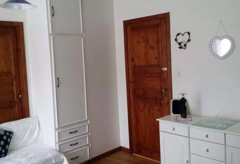 Bed and Breakfast Stop At The Cross