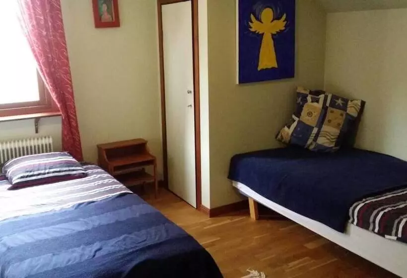 Bed and Breakfast Stop At The Cross