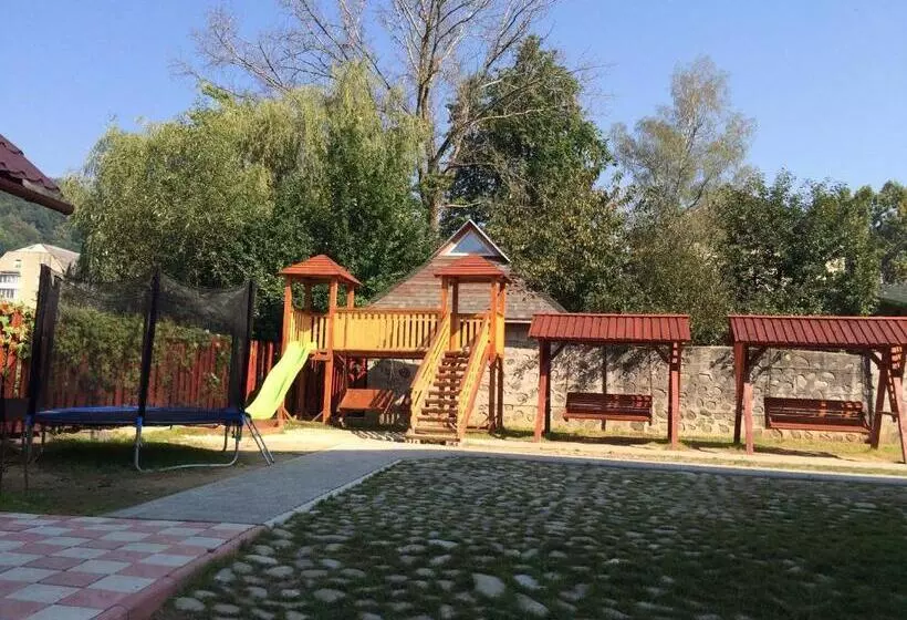 Dream Hostel Carpathians Rakhiv