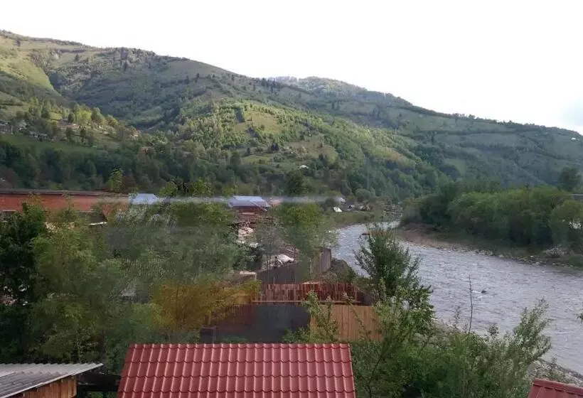 Dream Hostel Carpathians Rakhiv