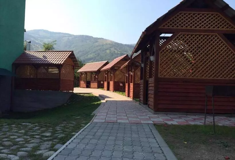 Dream Hostel Carpathians Rakhiv