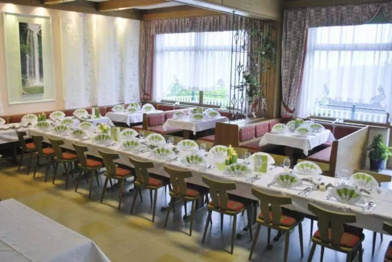ペンション Gästehaus Gröblacher
