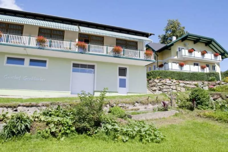 ペンション Gästehaus Gröblacher
