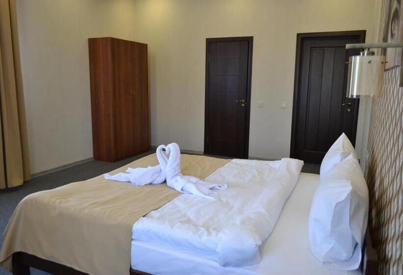 فندق три сімки