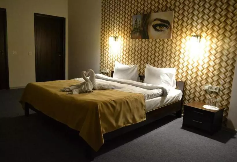 ホテル три сімки