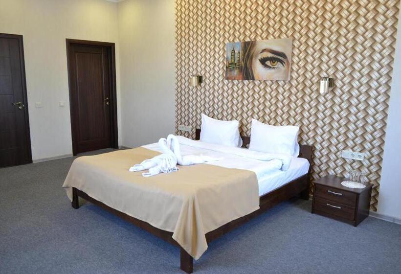 فندق три сімки