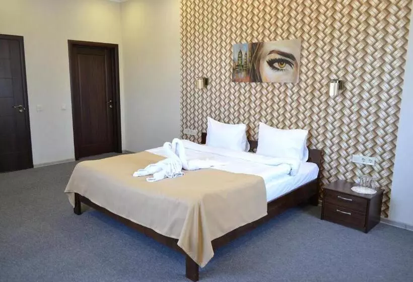 ホテル три сімки