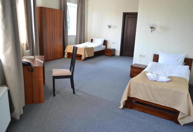 فندق три сімки