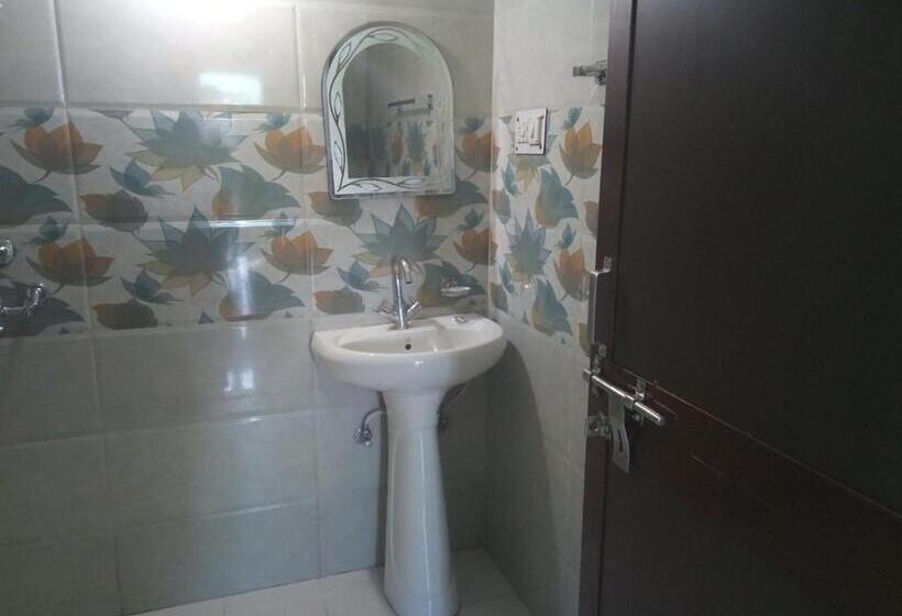 ホテル Himalaya View, Dhanaulti