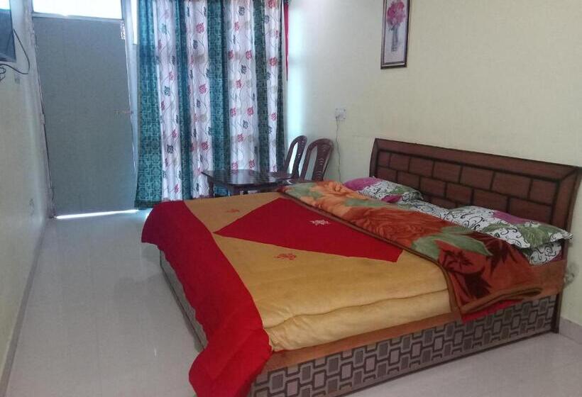 ホテル Himalaya View, Dhanaulti