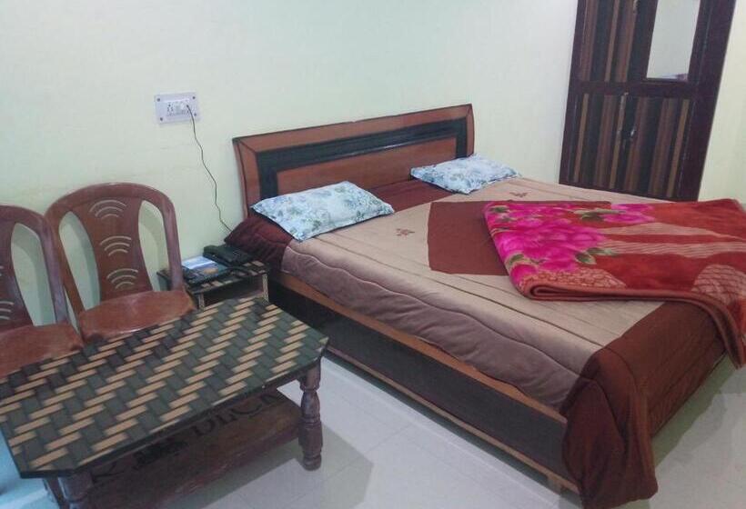 ホテル Himalaya View, Dhanaulti