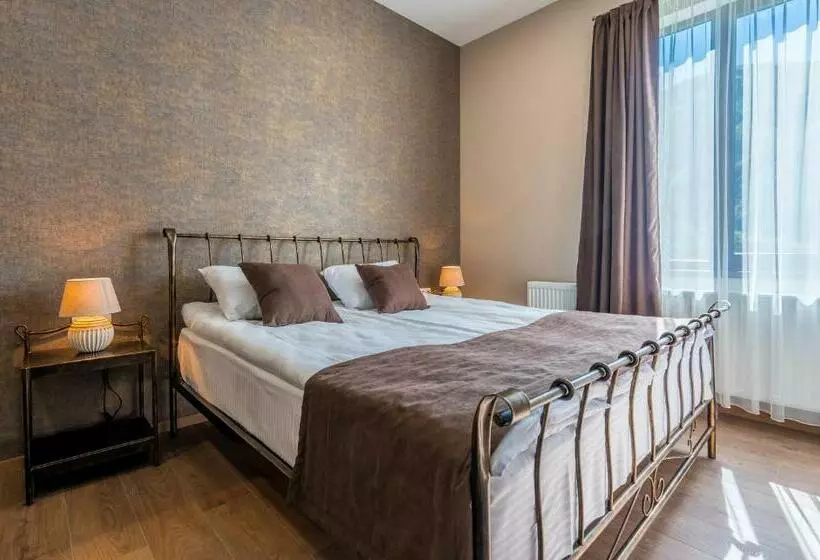 هتل Travel Inn Kazbegi