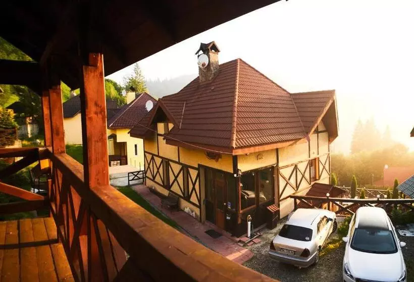 ペンション 12 місяців травень