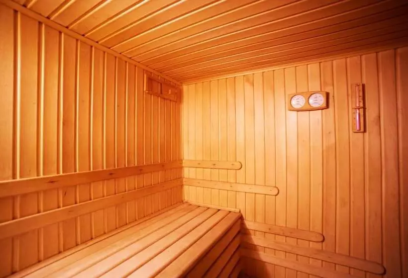 ペンション 12 місяців травень