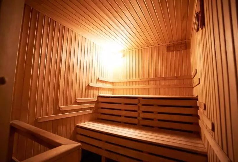 ペンション 12 місяців травень