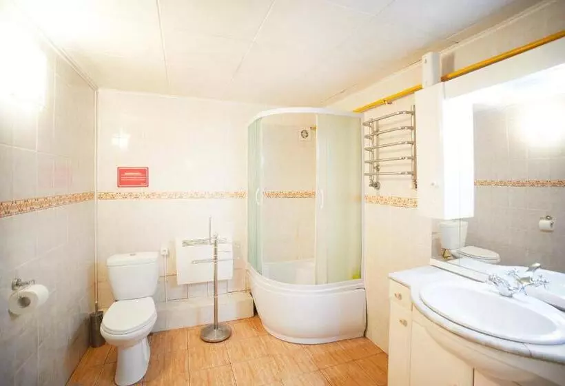 ペンション 12 місяців травень