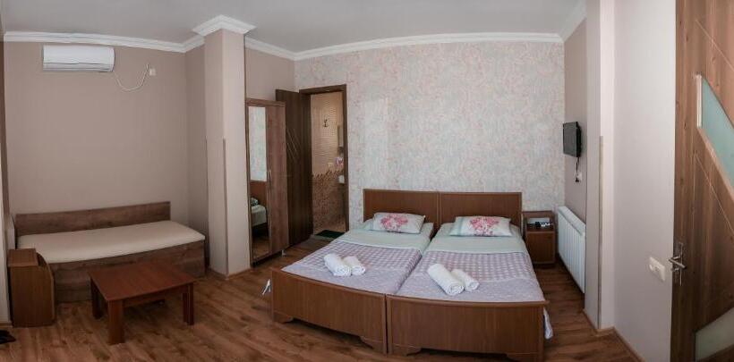 پانسیون Irakli Guest House