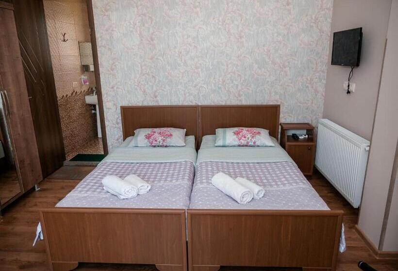پانسیون Irakli Guest House