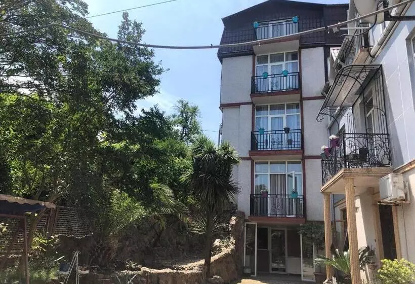 پانسیون Irakli Guest House