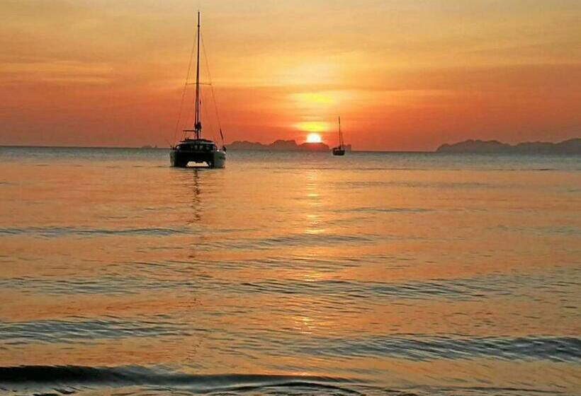 리조트 Koh Jum Delight Beach