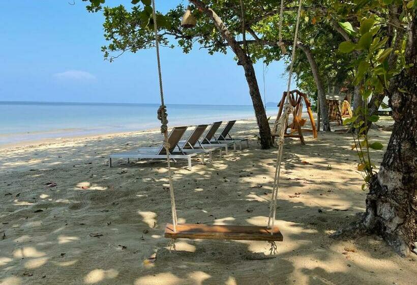 리조트 Koh Jum Delight Beach