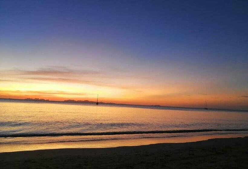 리조트 Koh Jum Delight Beach