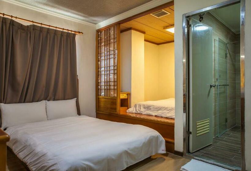 هتل Hermit Crab B&b