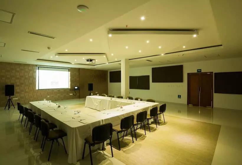 Hotelli Parque Del Sol