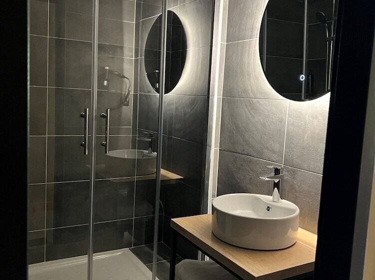 Отель Hôtel Le Picors