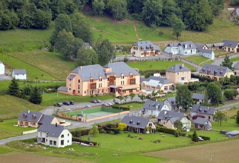 Отель Hôtel Le Picors