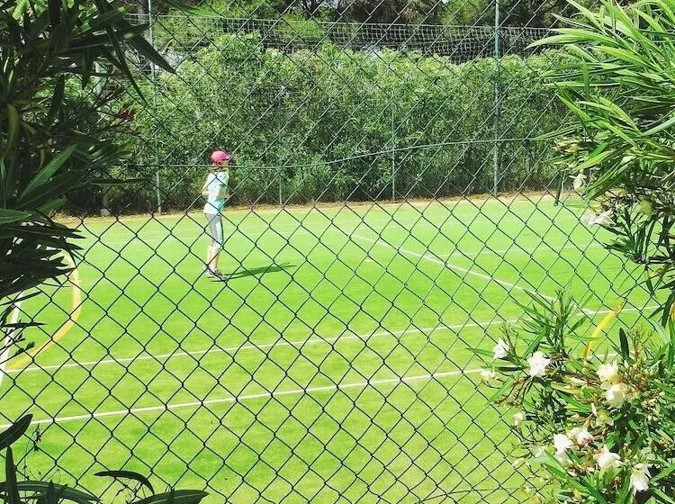 Horse Country Resort Congress & Spa Hotel Ribot