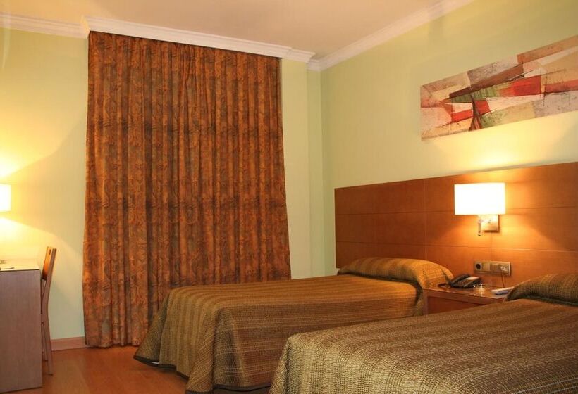 هتل 4c Puerta Europa