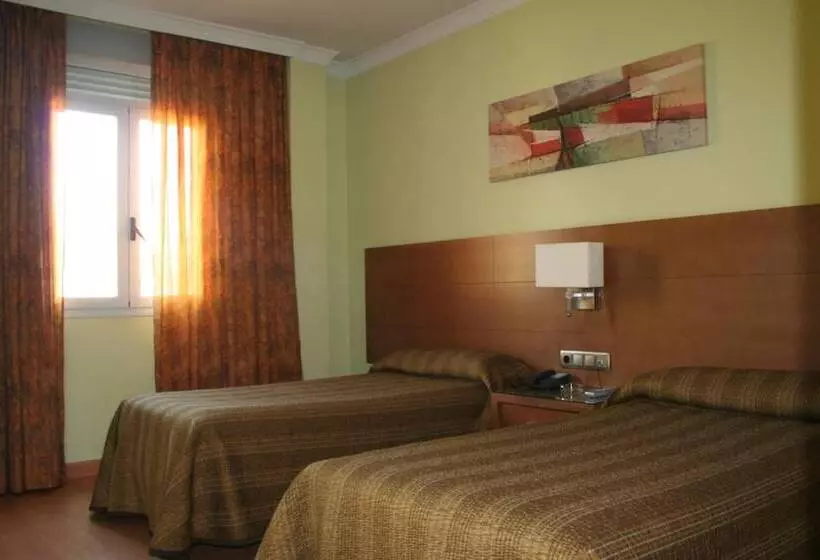 هتل 4c Puerta Europa