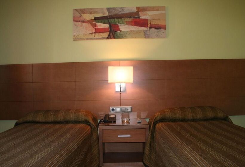 هتل 4c Puerta Europa