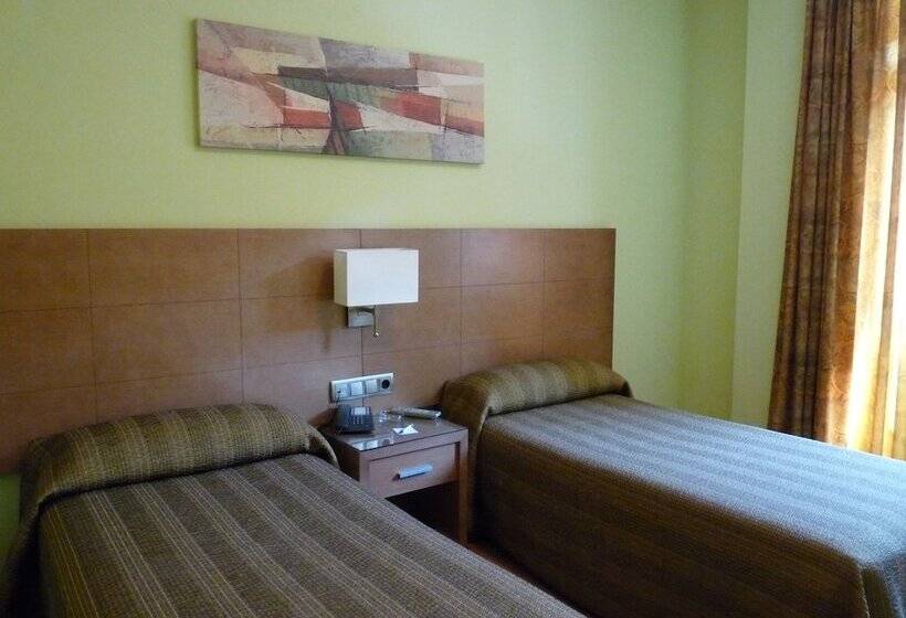 هتل 4c Puerta Europa